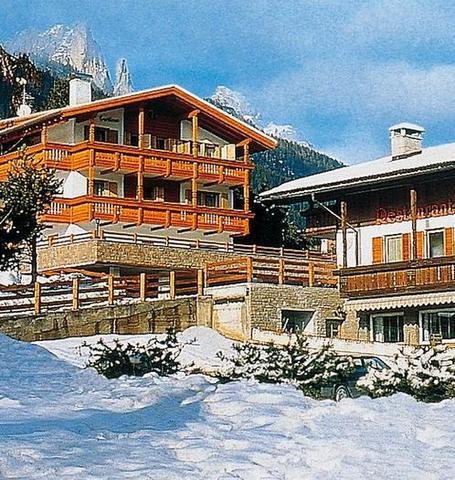 Hotel Ai Pini Val Di Fassa