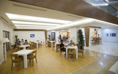 Imagine Hotel Crystal Green Bay Resort & Spa