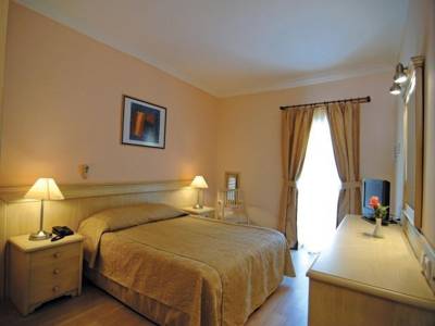 Imagine Hotel Crystal Green Bay Resort & Spa