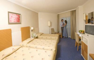 Imagine Hotel Crystal Admiral Resort Suites & Spa