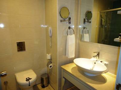 Imagine Hotel Port Side Resort