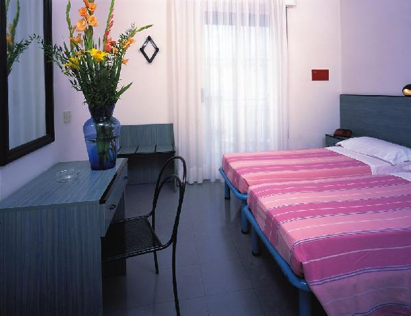 Imagine Hotel Mini Heron