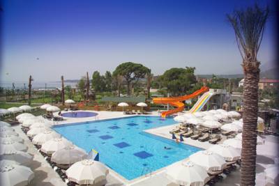Imagine Hotel Asdem Beach Labada