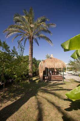 Imagine Hotel Asdem Beach Labada