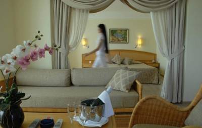 Imagine Hotel Asdem Beach Labada