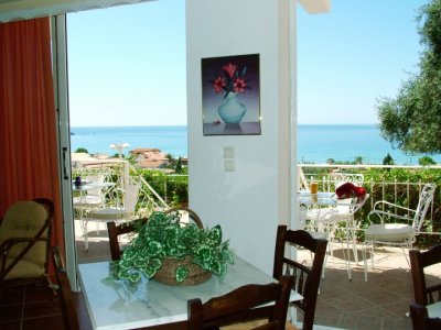 Imagine Hotel Golden Nests