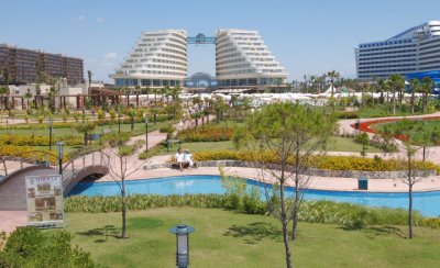 Imagine Hotel Miracle Deluxe Resort