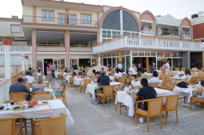 Imagine Hotel Palm Garden