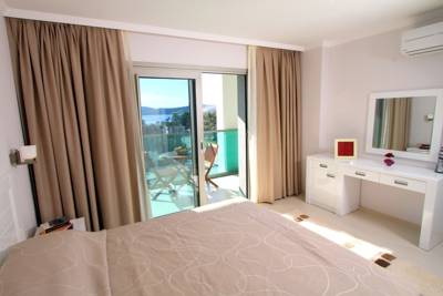 Imagine Hotel Royal Palm