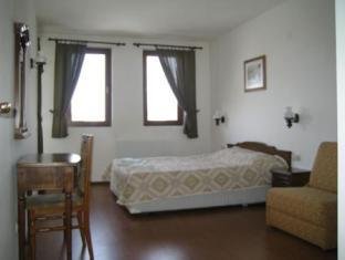 Imagine Hotel Banderista