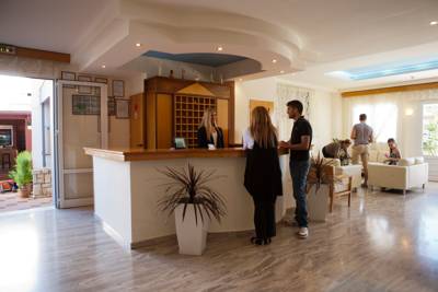 Imagine Hotel Anthoula Village