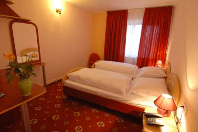 Imagine Cabana Vanatorilor