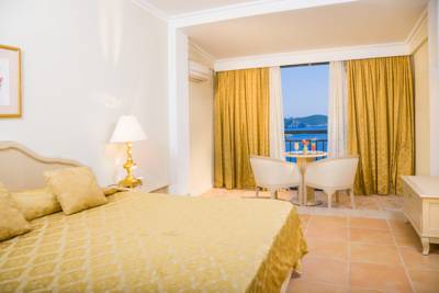 Imagine Hotel Paleo Art Nouveau