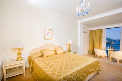 Imagine Hotel Paleo Art Nouveau