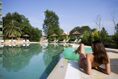 Imagine Hotel Ariti Grand