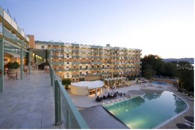 Imagine Hotel Ariti Grand