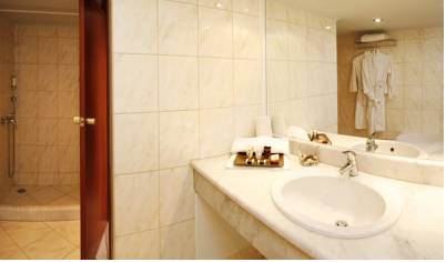 Imagine Hotel Ariti Grand