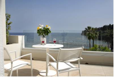 Imagine Hotel Mayor Mon Repos Palace