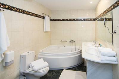 Imagine Hotel Eviana Beach