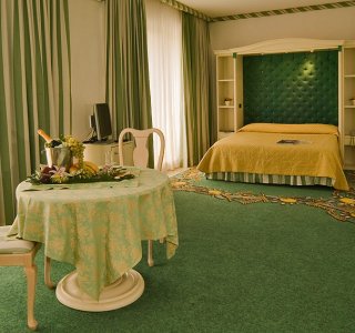 Imagine Hotel Aris