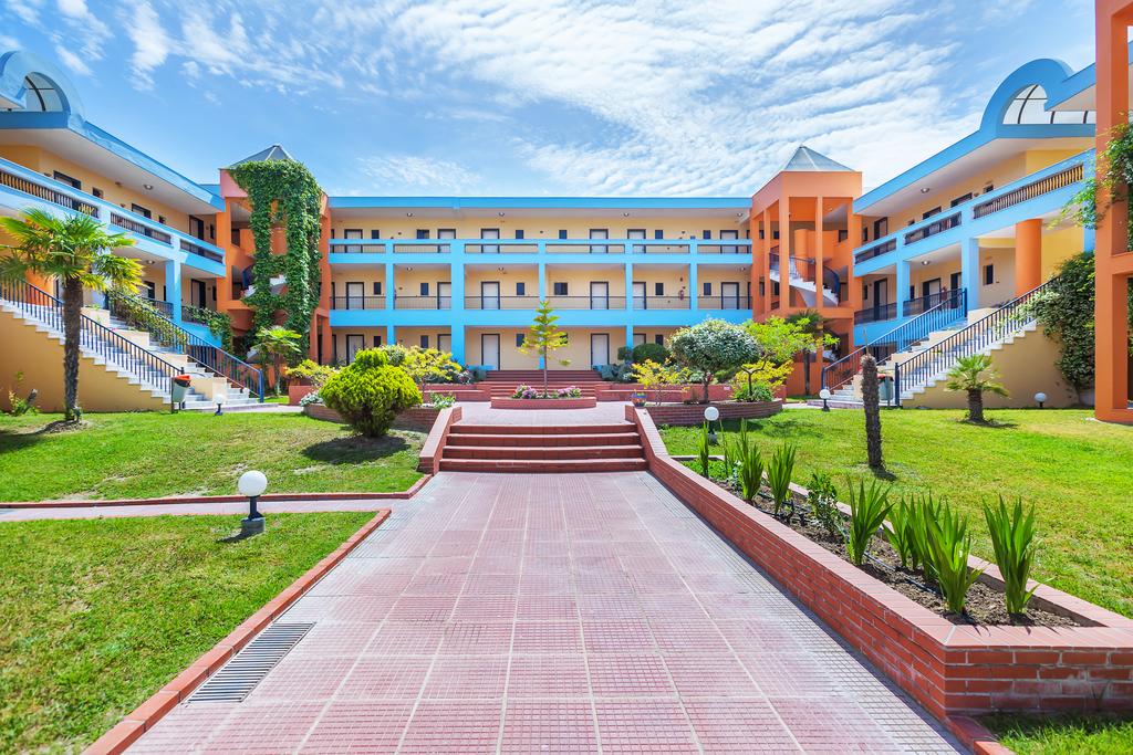 Imagine Hotel Atrium