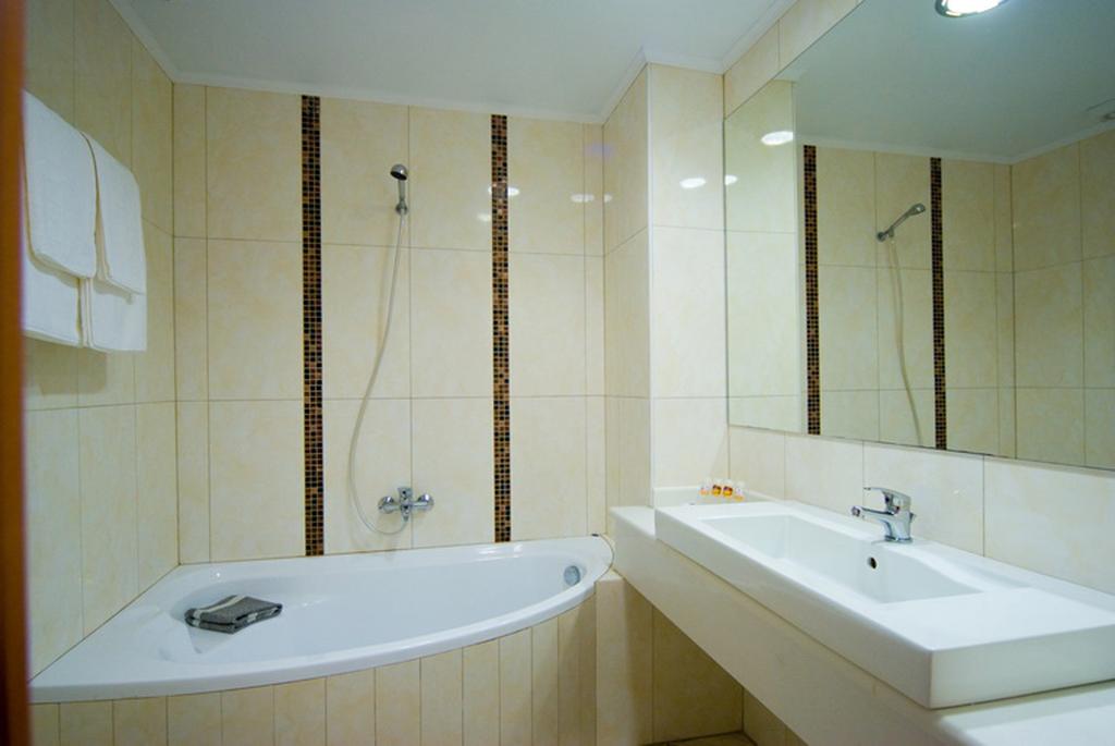 Imagine Hotel Porfi Beach