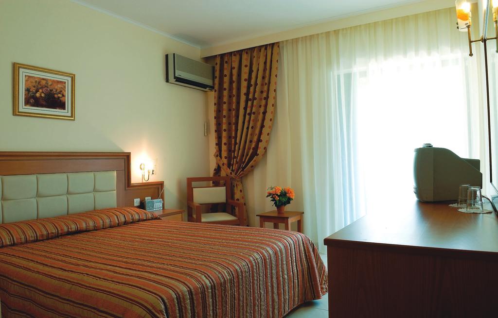 Imagine Hotel Porfi Beach