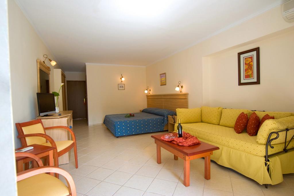 Imagine Hotel Porfi Beach