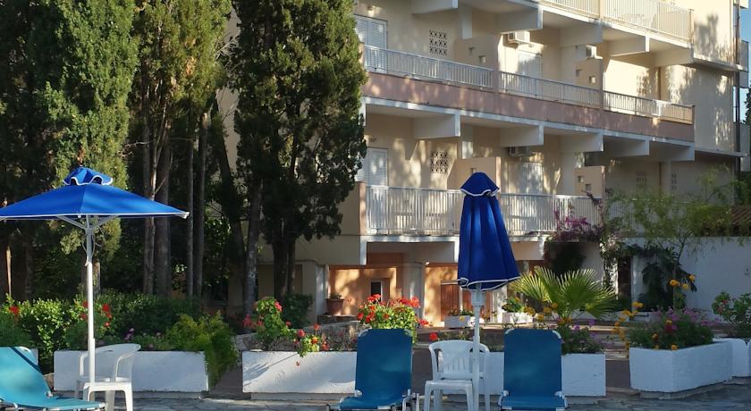 Imagine Hotel Ipsos Beach