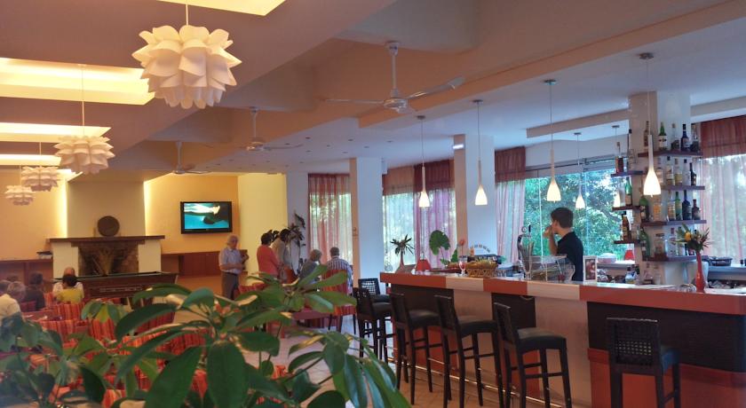 Imagine Hotel Ipsos Beach
