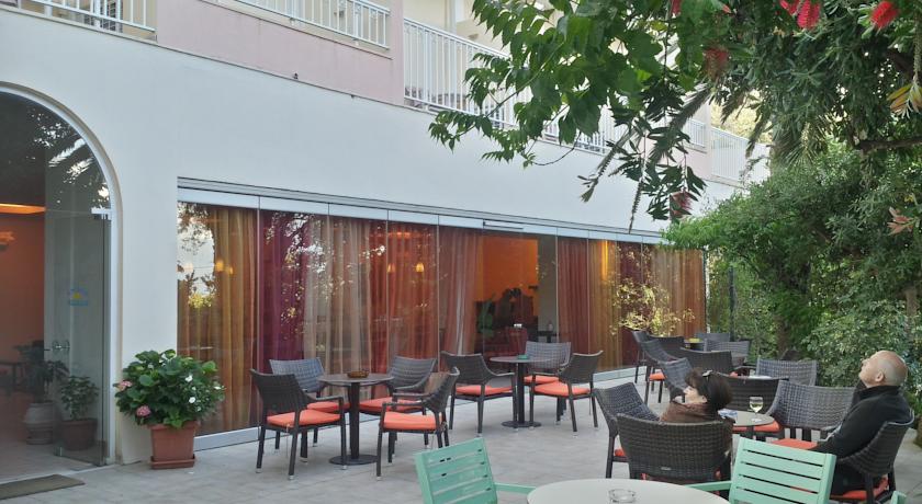 Imagine Hotel Ipsos Beach