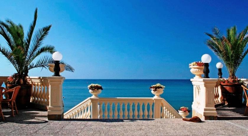 Imagine Hotel Royal Bay