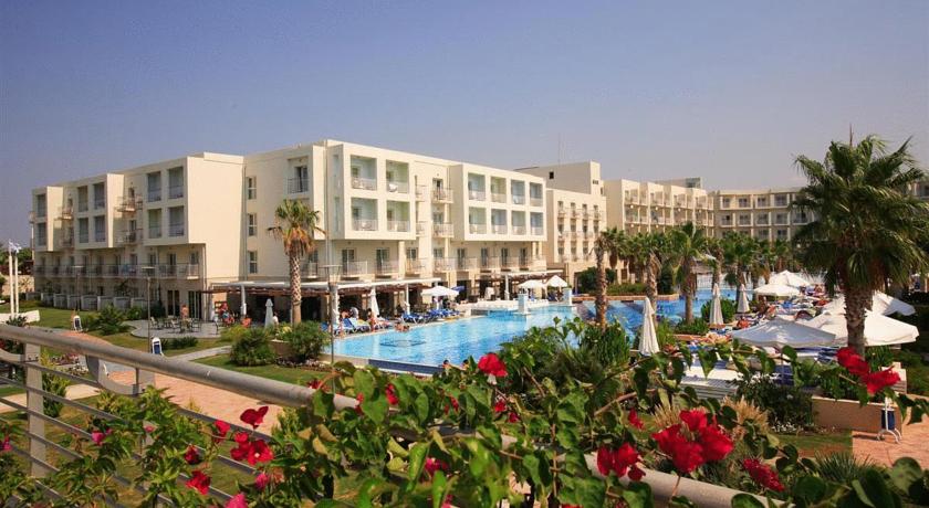 Imagine Hotel La Blanche Resort & Spa