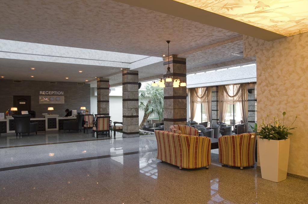 Imagine Hotel Detelina