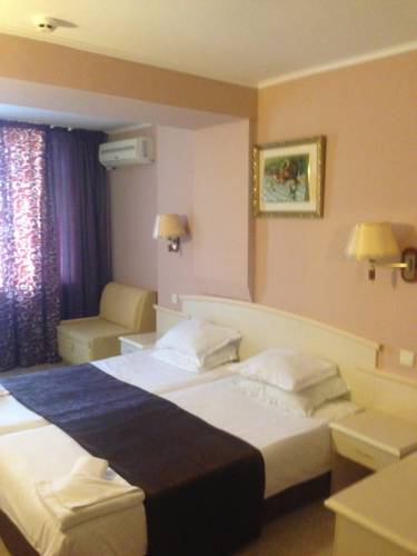 Imagine Hotel Detelina