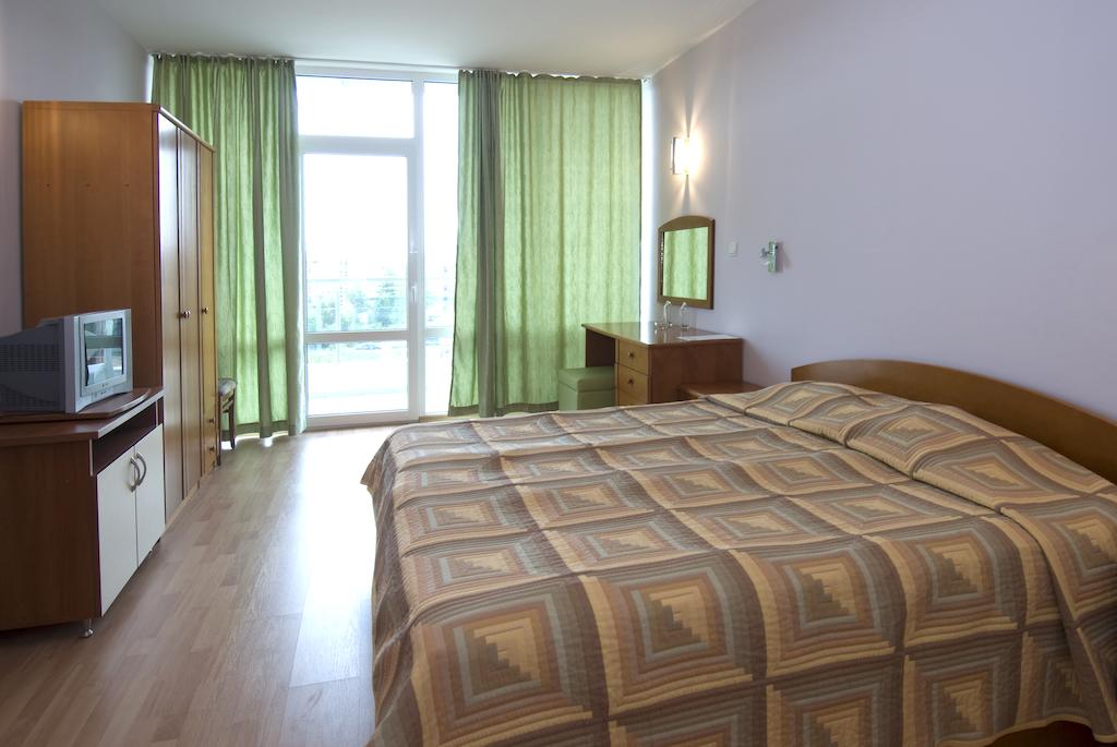 Imagine Hotel Ivana Palace