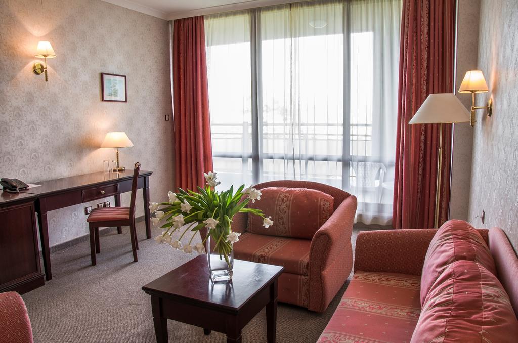 Imagine Hotel Gladiola Star