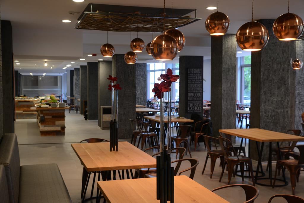 Imagine Hotel Gladiola Star