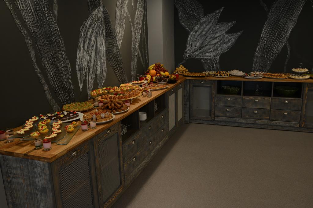 Imagine Hotel Gladiola Star