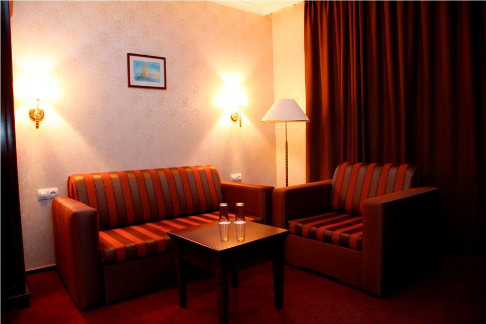 Imagine Hotel Gladiola Star