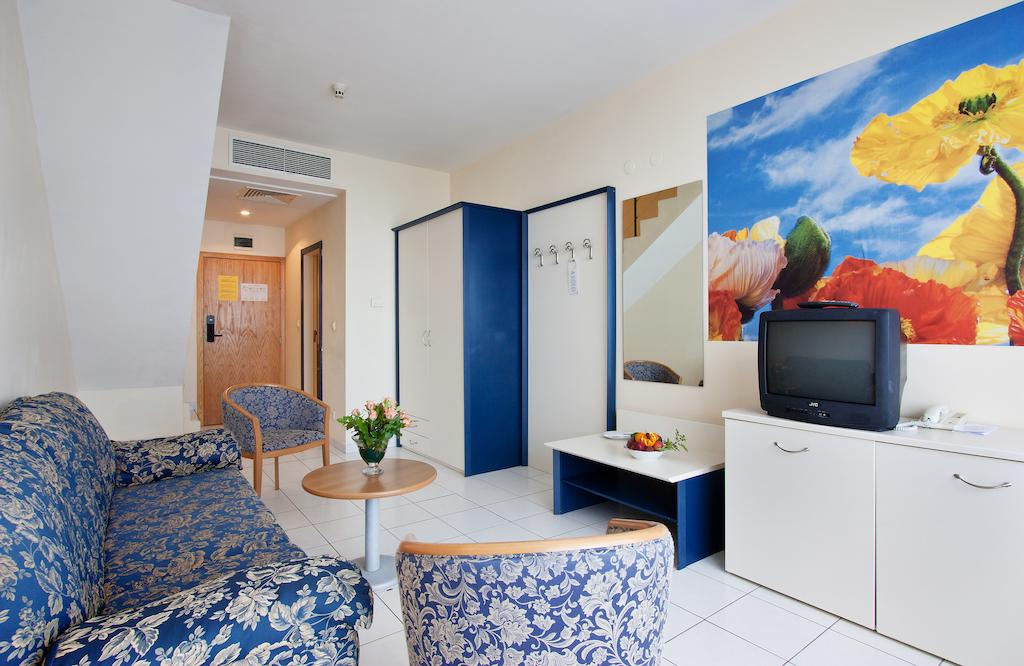 Imagine Hotel Dolphin