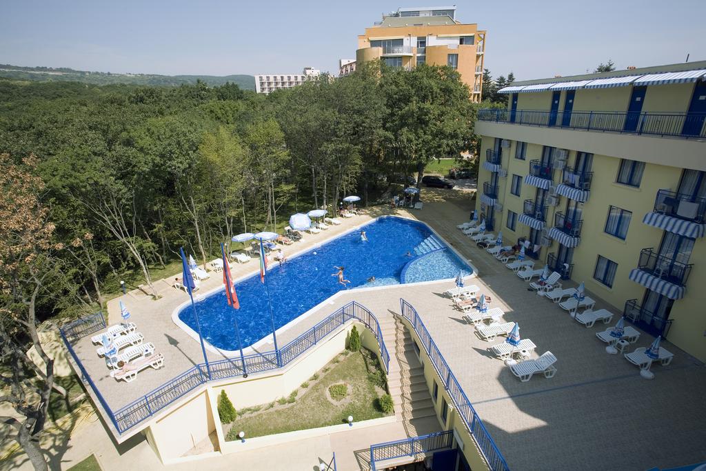 Imagine Blue Sky Hotel