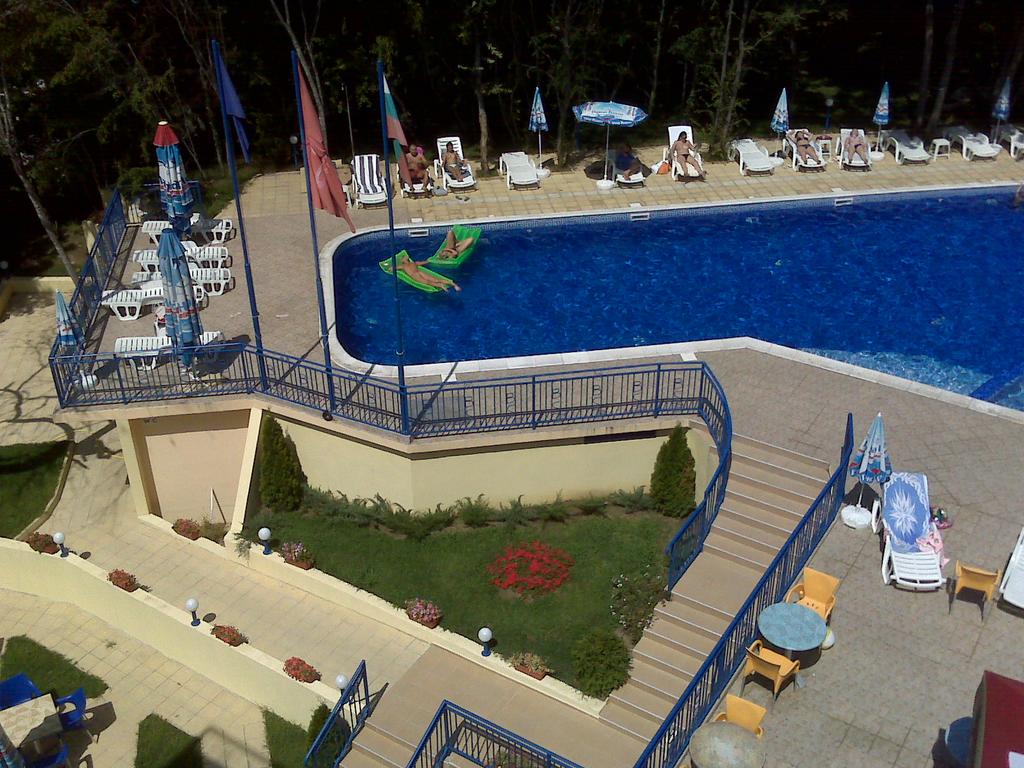 Imagine Blue Sky Hotel