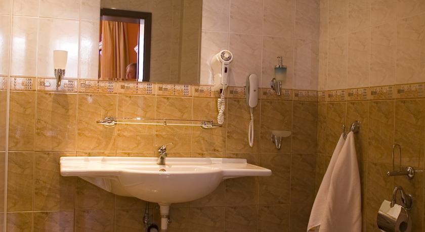 Imagine Hotel Estreya Palace & Residence