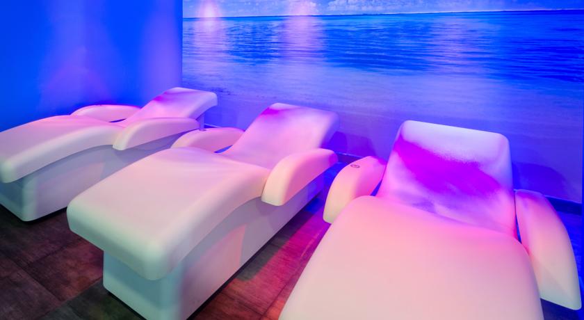 Imagine Hotel Aquarium & Spa