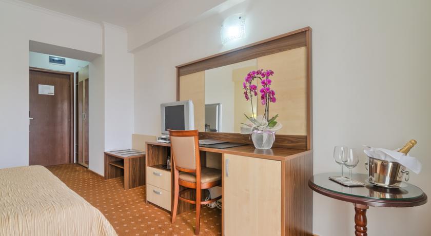 Imagine Hotel Saturn