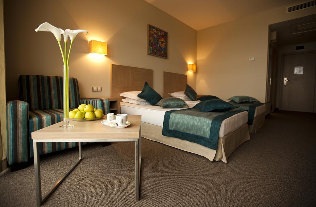 Imagine Hotel Azalia