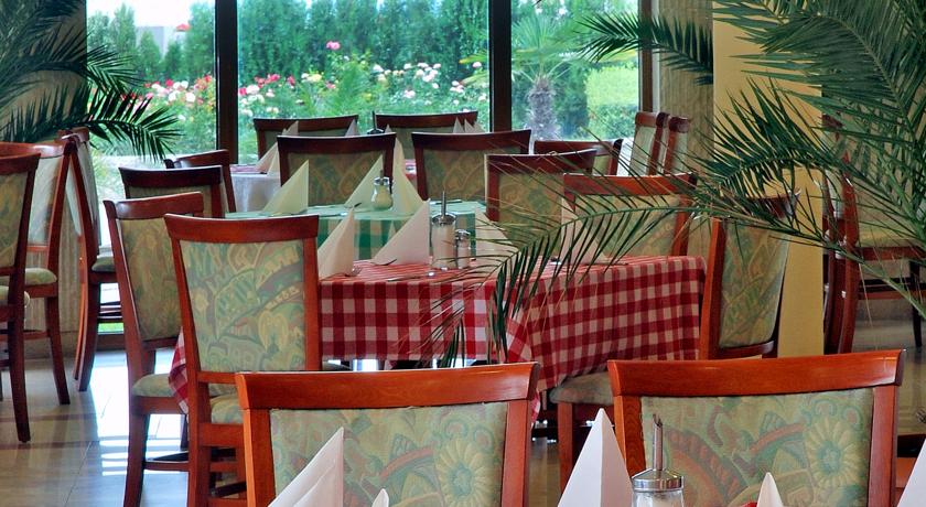 Imagine Hotel Dolphin Marina