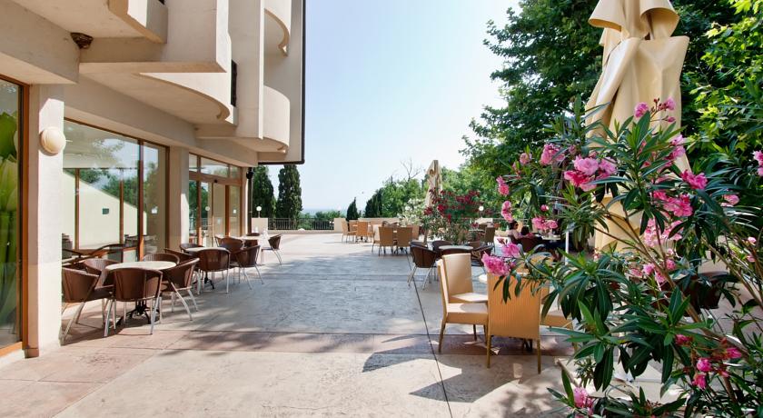 Imagine Hotel Dolphin Marina