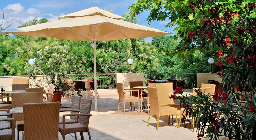 Imagine Hotel Dolphin Marina